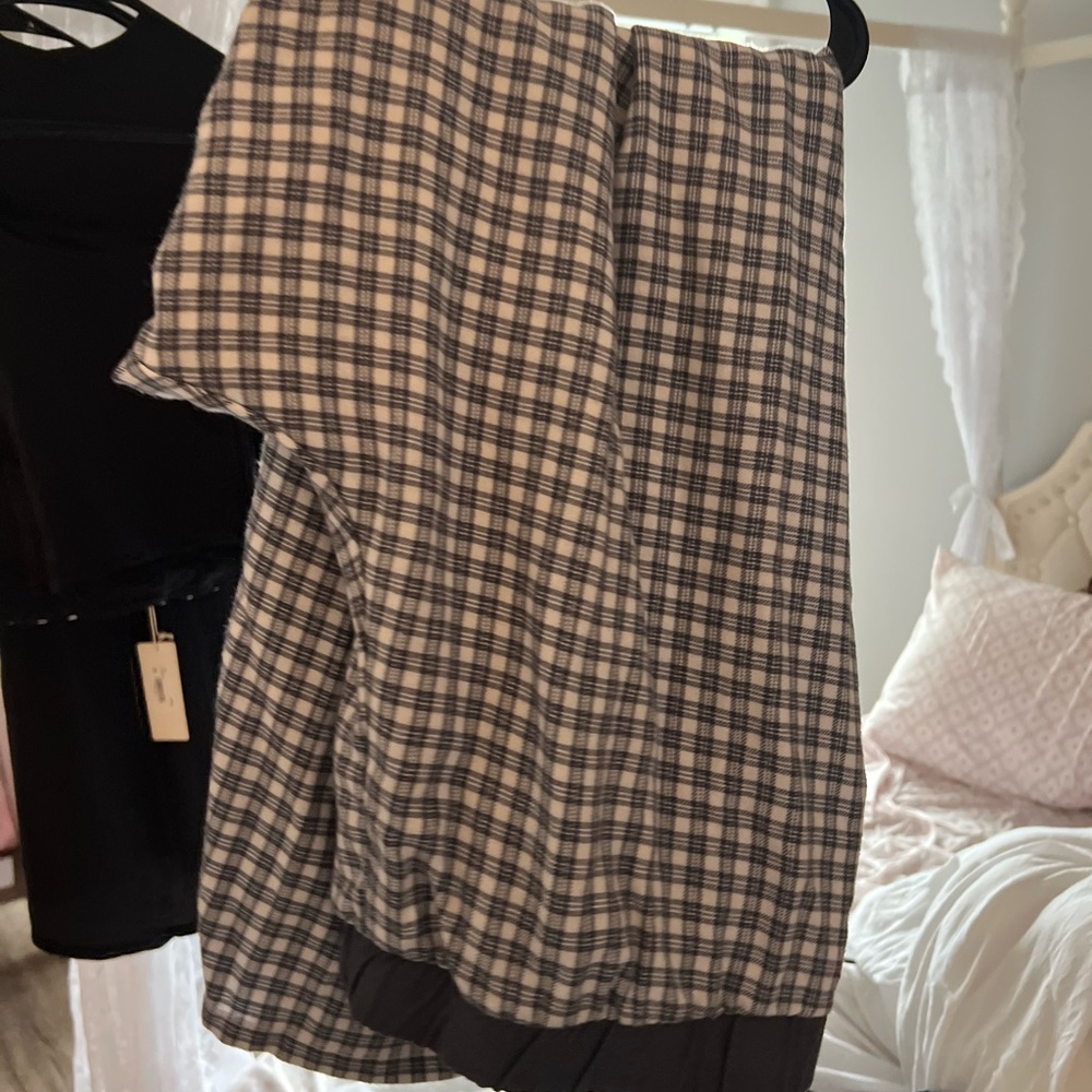 Hollister Black & White Plaid Sleep Top